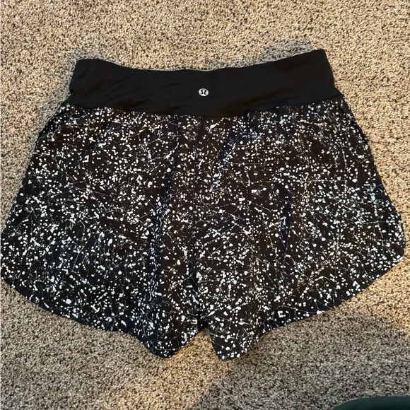 lululemon find your pace shorts - Picture 5 of 7